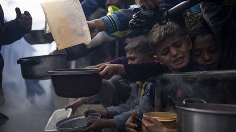 BM Gazzede açlık çeken çocukların yardım dalgasına ihtiyacı var